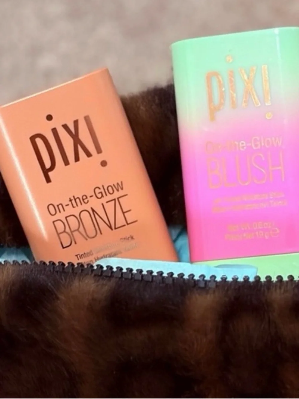 Pixi On-the-Glow Blush & Bronze Sticks - Pink and Peach New.